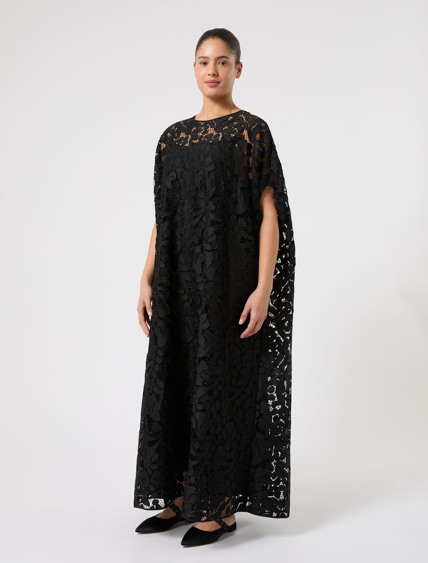 Długa sukienka z koronki makramowej - CZARNY - Marina Rinaldi - 3