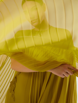 Plissé-pleated crepe georgette cape - OLIVE GREEN - Marina Rinaldi - 5